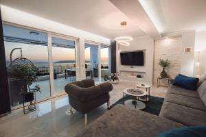 New -150m2 Penthouse With Shared Pool - Villa Smaragd