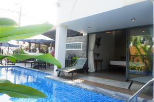 Hidden Beach Bungalow Sea View