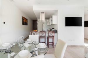 Mexication Beach Bliss: Stylish Playa Getaway