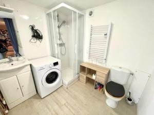 Appartements Logement entier independant dans une maison calme avec jardin barbecue face aux vignes pouvant accueillir cette personne tres bien si tu es a 5 minutes de Saint-Emilion 5 minutes du centre-ville de Libourne et 5 minutes de l'hopital : photos des chambres