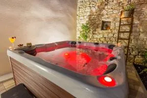 CASA MARIO-charming stone house with jacuzzi - Peresiji