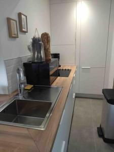 appt St Tropez ,magnifique T2, piscine ,terrasse, emplacement ideal ,front de mer,