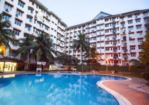 Homestay α Cocobay Condo Resort