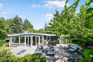Spacious Cottage With A View Of Wild Nature - Hulerød