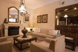 Yiolanda Pool Villa by "Elite"