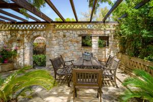 Yiolanda Pool Villa by "Elite"