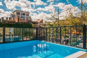 Stay Swanky Bed & Breakfast