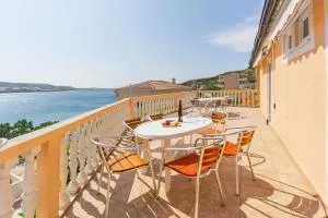 Bepina directly at the beach - Metajna