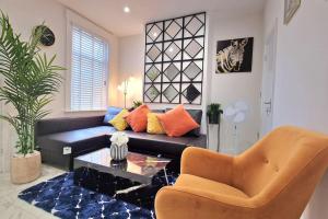 Stunning, clean, free parking home, ideal long stays