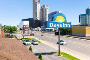 Days Inn by Wyndham Fallsview