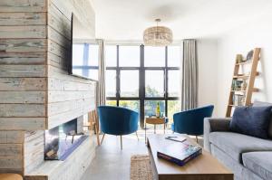 5 mins from the Eden Project Baybreeze Holiday Apartment, Sea Views, Super Kingsize Beds