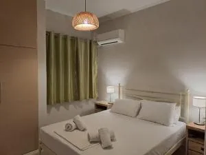 NIKOLAS HOUSE - Perigiali