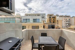 Duplex penthouse in St. Julians with Views & BBQ by 360 Estates