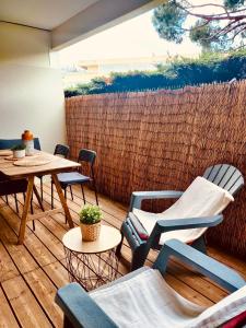 Mandelieu Grand studio avec Piscine et proche de la Mer