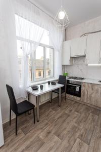 Центр Просторі апартаменти, поруч площа