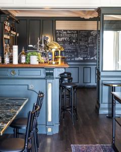 Hotels Ermitage De Corton - Les Collectionneurs : photos des chambres