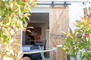 Appart'hotels Logis Le Nid du Pont de Gau : Studio avec Terrasse