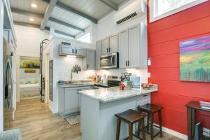 Flat Rock Tiny Home Fall Getaway with Grill!