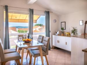 2BR sea & beach view, near Zadar