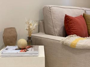 WELCOMING, LOVELY, CALM & CENTRALLY LOCATED FLAT