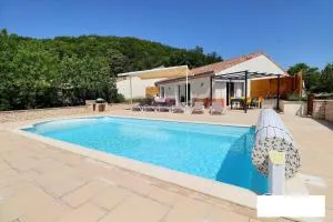 Gîte myosotis Piscine Privée 4 Chambres - Rochecolombe