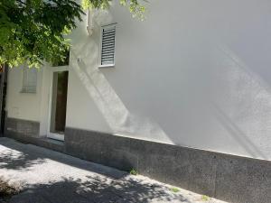 White shell rooms self check-in img29