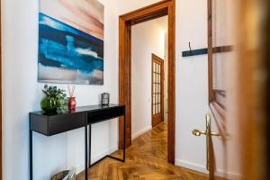 2BR Blue Cloud in the Centre