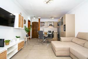 Apartment Oceanic Breeze Share Pool by PVL