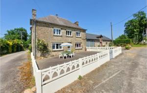 Maisons de vacances Amazing Home In Bonnemain With Wifi And 3 Bedrooms : photos des chambres