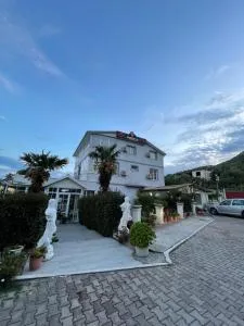 Hotel Fantazia - Oblikë e Poster