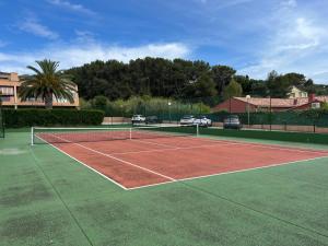 Appartements Appartement Le Pradet - Residence Piscine Tennis Bord de Mer - Bertrand Beatrice : photos des chambres