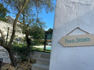 Maisons de vacances Gite climatise avec piscine sur les hauteurs de Bollene : photos des chambres