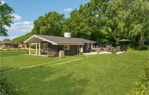 3 Bedroom Nice Home In Tranekær - Hou