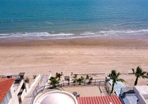 Beachfront condo for rent in Villas de Las Palmas, San Felipe