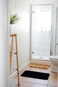 Brighton City Centre 2BR Apartment - Perfect for Contractors, Families & Groups - Free Parking & Walk to Beach