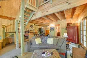 Dover Vacation Rental with Hot Tub and Horse Pastures - Durham Subdivision