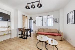 KB25 - Métro 14 et le Métro 7 à 6 minutes à pied Emplacement stratégique plus parking gratuit