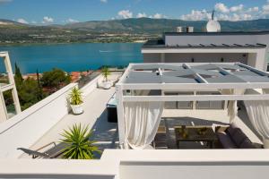 Luxury Villa Sun Stone heated pool & whirlpool 