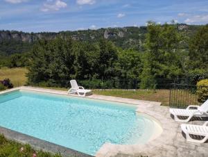 Maisons de vacances NIDDOUILLET,PISCINE ,VUE IMPRENABLE SUR VALLEE : photos des chambres