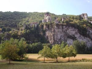 Maisons de vacances NIDDOUILLET,PISCINE ,VUE IMPRENABLE SUR VALLEE : photos des chambres