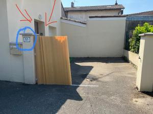 le petit prince , jolie maisonnette terrasse Netflix parking privé jeux de société