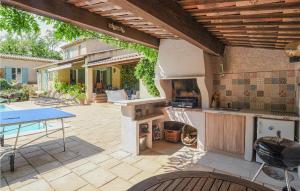 Maisons de vacances Nice Home In Callian With 4 Bedrooms, Outdoor Swimming Pool And Heated Swimming Pool : photos des chambres