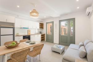 Lindas Convent Garden Home 1