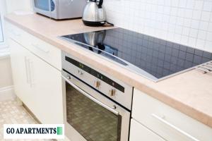 Large 2 Bed Edinburgh City Centre Apartment - FREE Parking