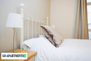 Large 2 Bed Edinburgh City Centre Apartment - FREE Parking