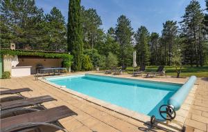 Maisons de vacances Nice Home In Callian With 4 Bedrooms, Outdoor Swimming Pool And Heated Swimming Pool : Maison de Vacances 4 Chambres