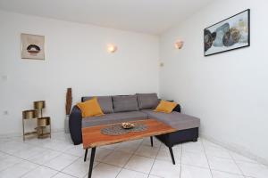 Apartments with parking space Brsec, Opatija - 7755