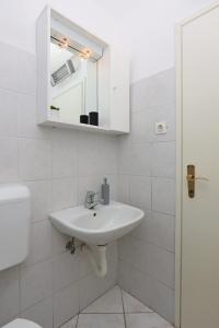 Apartments with parking space Brsec, Opatija - 7755