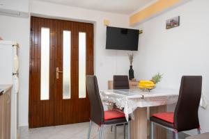 Apartments with parking space Mrljane, Pasman - 20056