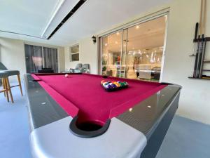 Heart of Miami Luxury Home 4BR Pool 5 Min Beach